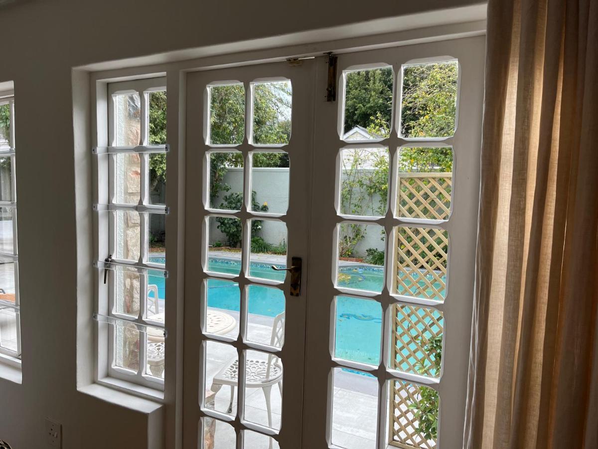325Onmain Bed & Breakfast Hermanus Dış mekan fotoğraf
