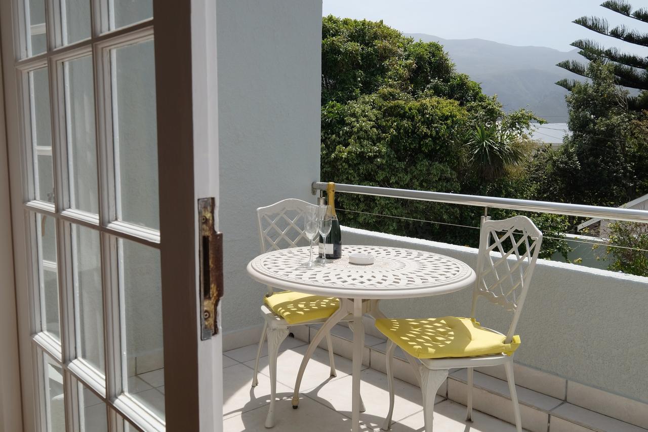 325Onmain Bed & Breakfast Hermanus Dış mekan fotoğraf